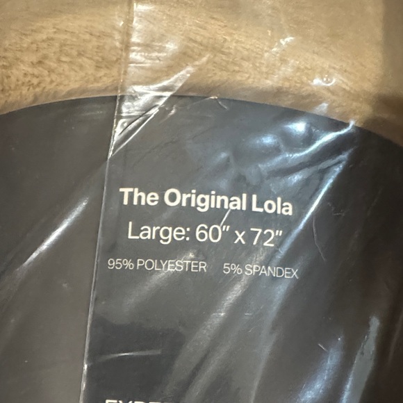 Lola Blankets Cozy Tan/Toasted Almond/Throw/Blanket/Size L, 60”x72”/NIB! SEALED! - Picture 9 of 15